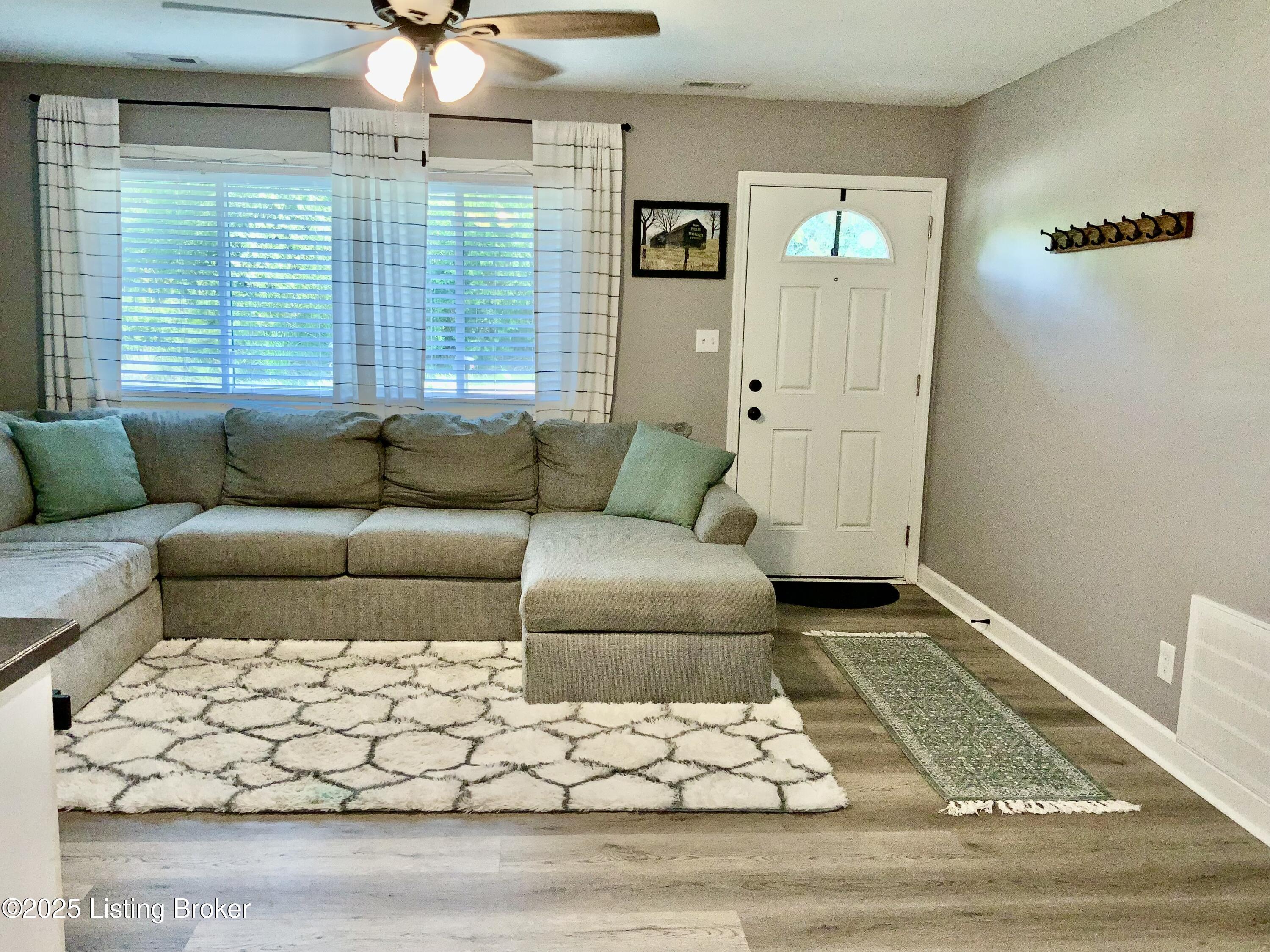 444 Lagrange Road New Castle, KY 40050 - Photo 6 of 41 IMG_2905