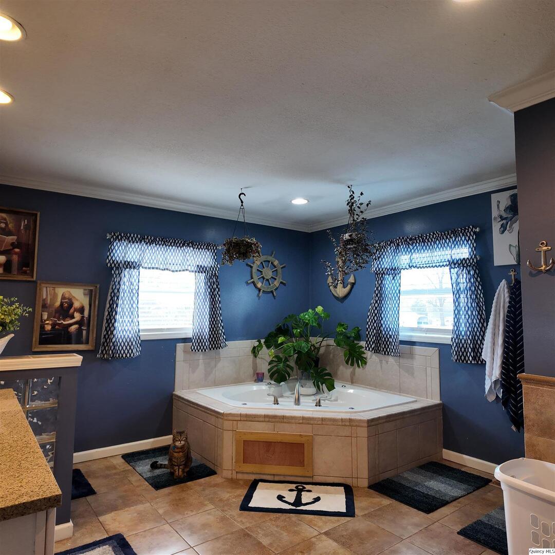 2727 College Avenue Quincy, IL 62301 - Photo 11 of 18