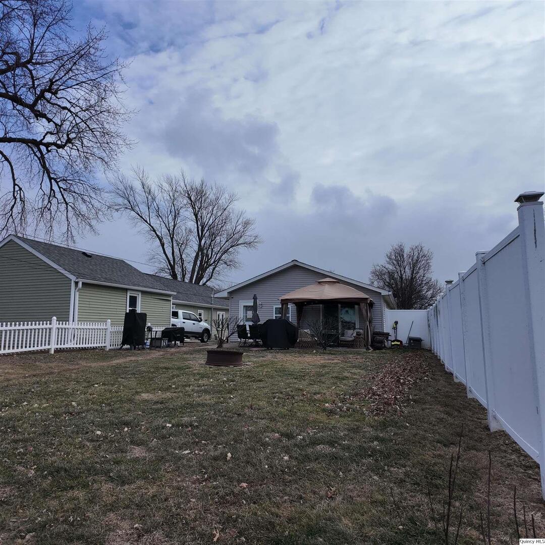 2727 College Avenue Quincy, IL 62301 - Photo 16 of 18