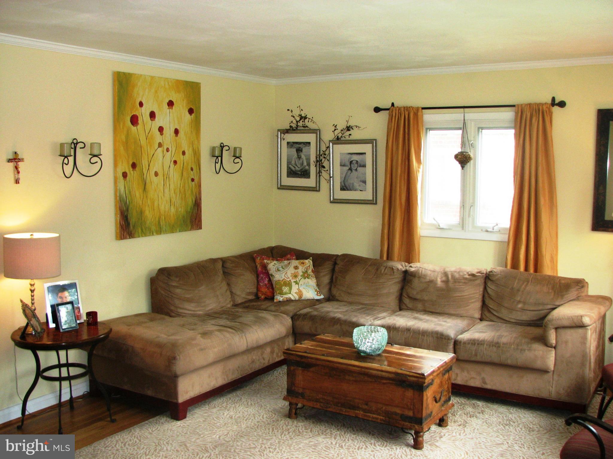 303 Quaker Ridge Road Lutherville-Timonium, MD 21093 - Photo 5 of 14 Living Room