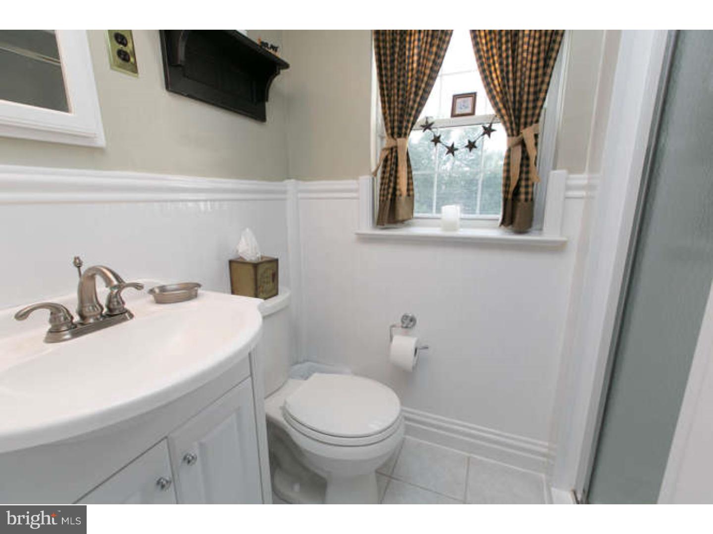 2010 Hilltop Road Flourtown, PA 19031 - Photo 15 of 25 Bathroom
