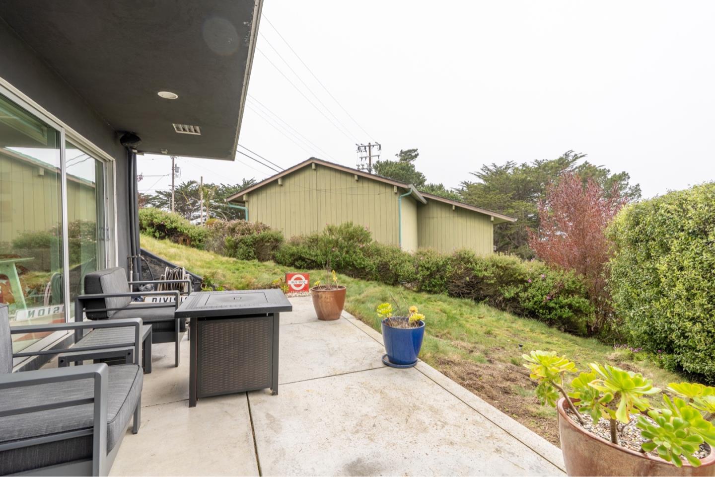 451 Talbot Avenue Pacifica, CA 94044 - Photo 22 of 38 a view of a terrace with sitting area