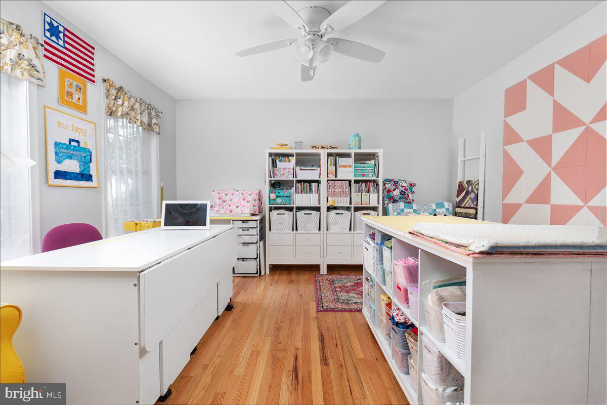 129 Old Wagon Road Winchester, VA 22602 - Photo 13 of 59 a living room with stainless steel appliances furniture and a kitchen view