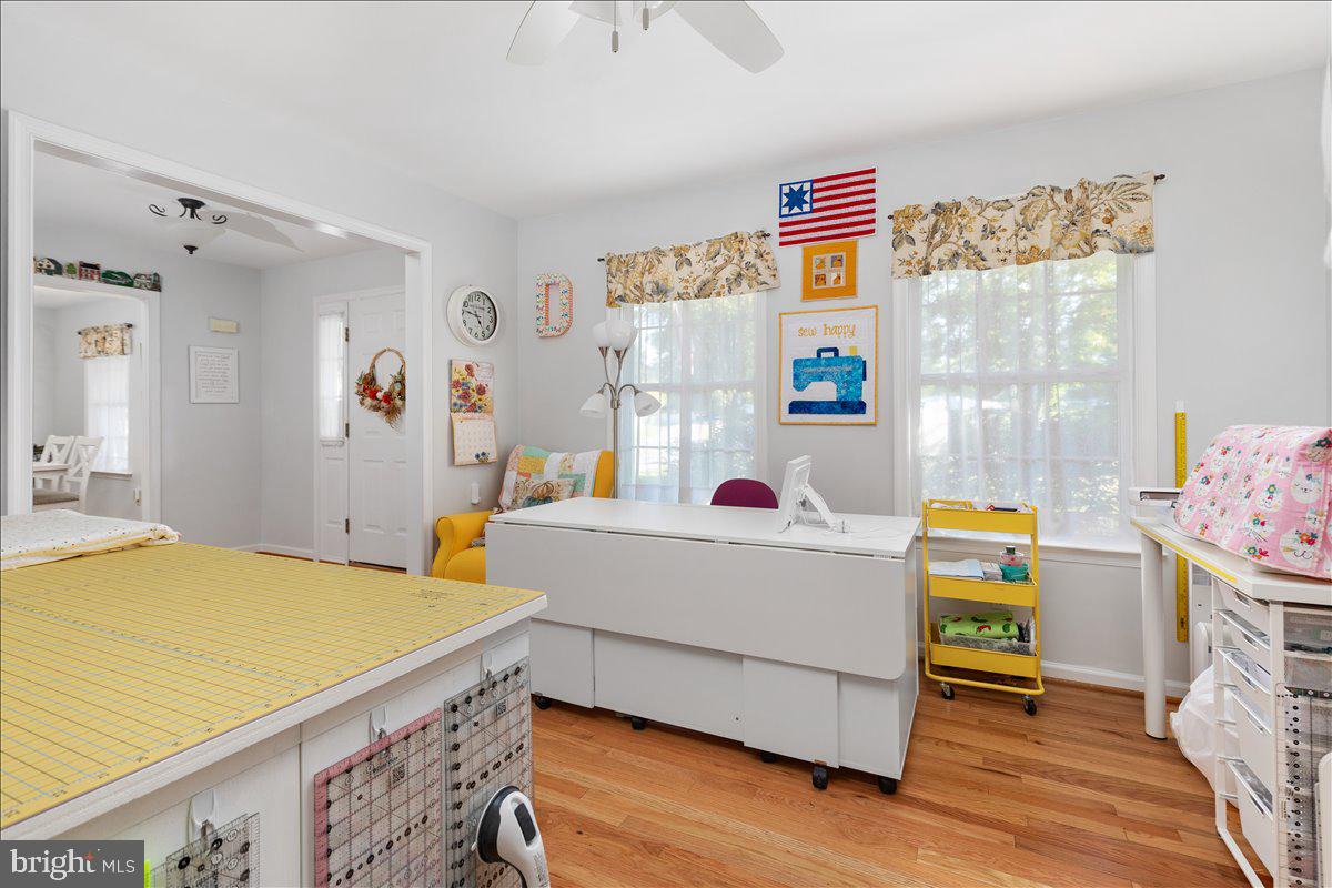 129 Old Wagon Road Winchester, VA 22602 - Photo 14 of 59 a bedroom with a bed and a table