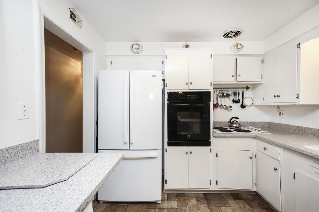 2 Rocky Hill Road Burlington, MA 01803 - Photo 5 of 30 Gallery Image 5