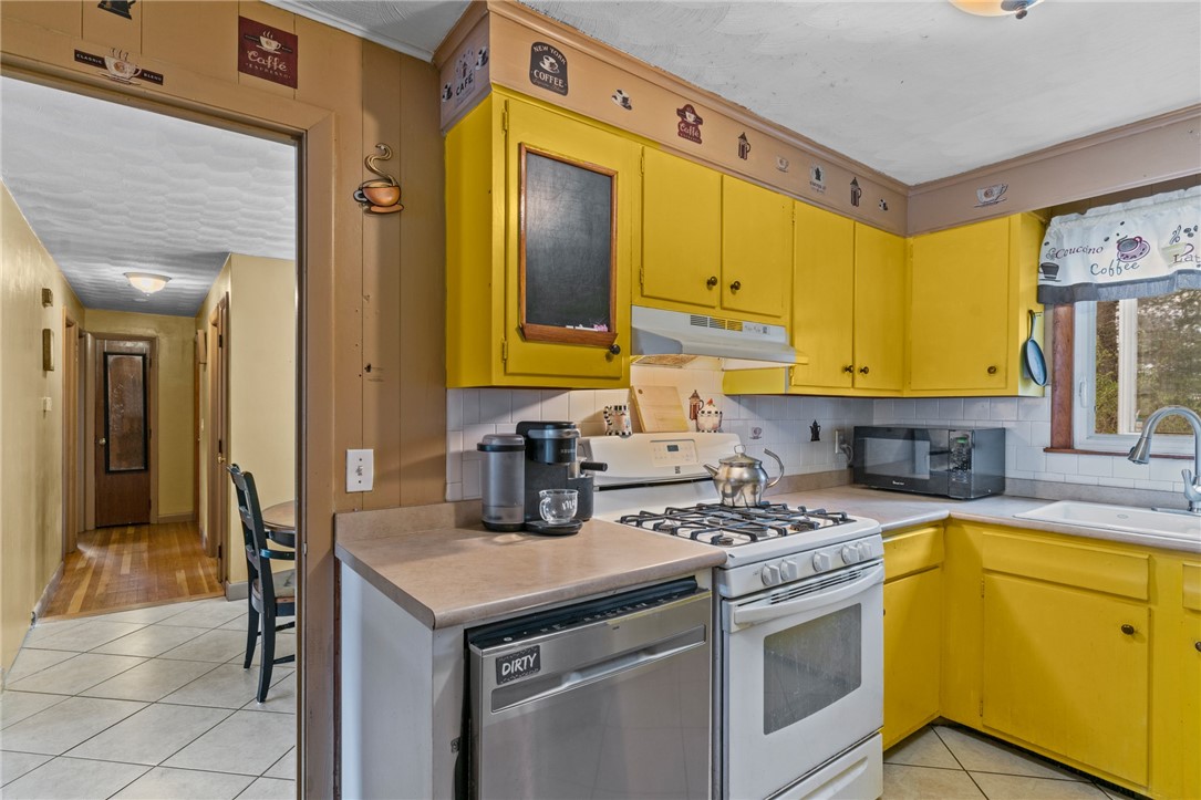 24 Jade Road Coventry, RI 02816 - Photo 18 of 26