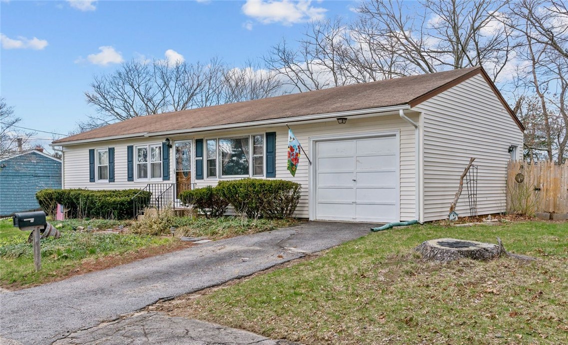 24 Jade Road Coventry, RI 02816 - Photo 2 of 26