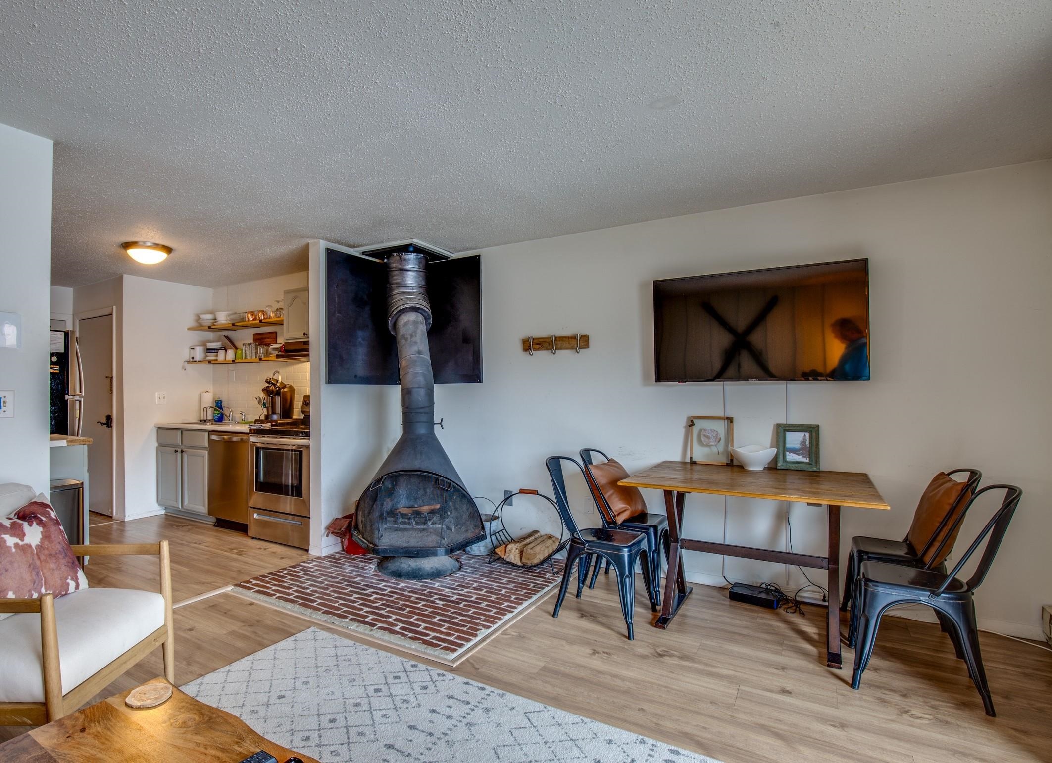 774 East Mountain Road, Unit D5 Killington, VT 05751 - Photo 2 of 12 Gallery Image 2