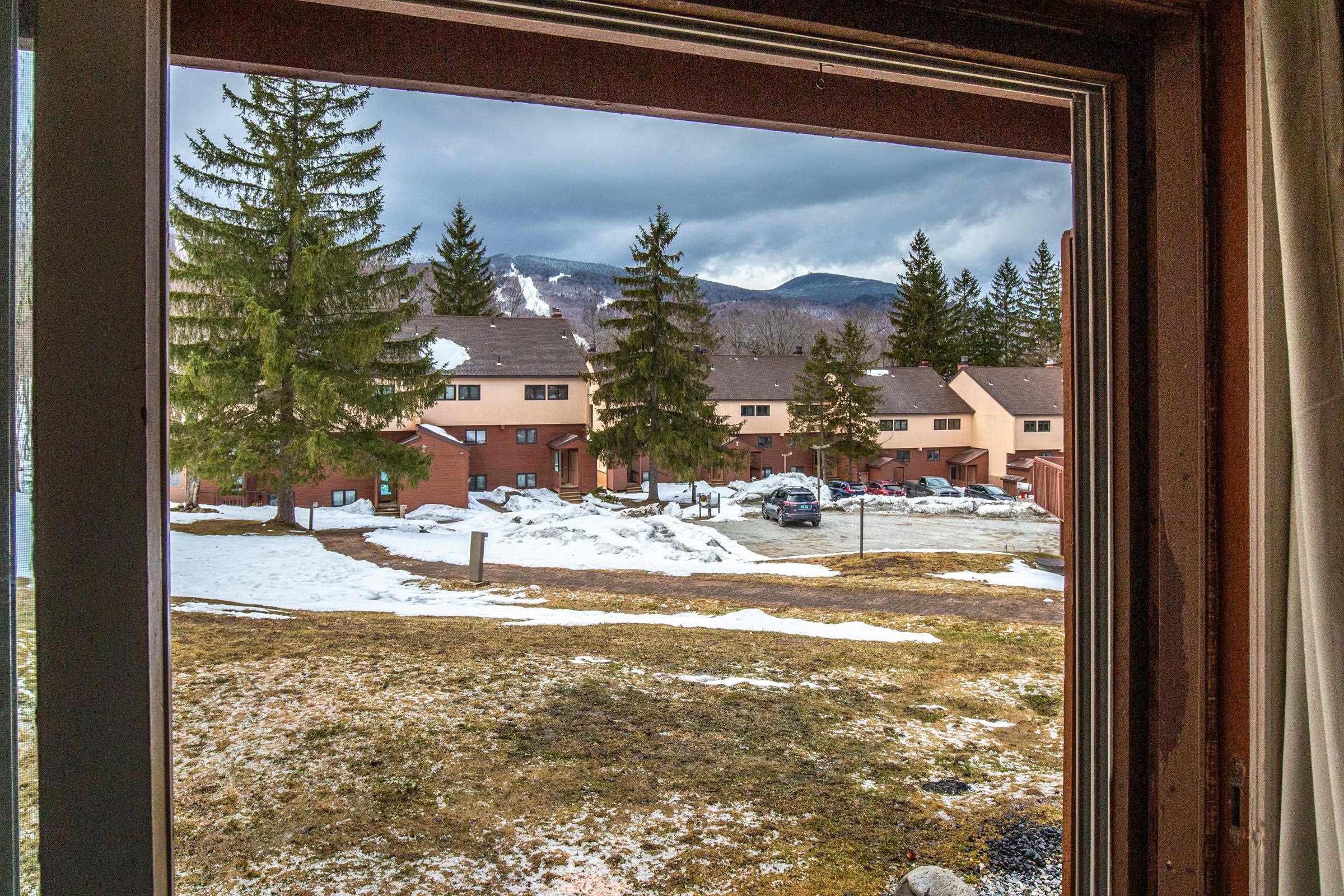 774 East Mountain Road, Unit D5 Killington, VT 05751 - Photo 3 of 12 Gallery Image 3