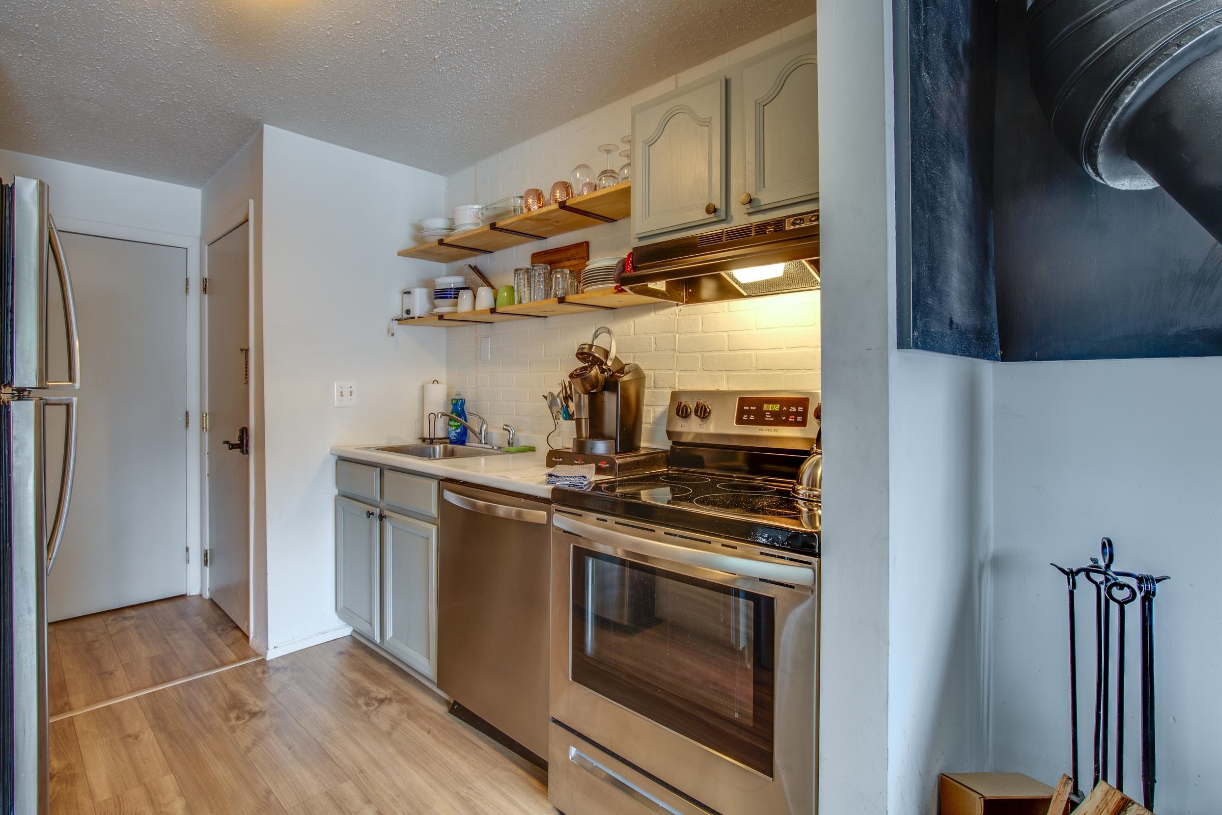 774 East Mountain Road, Unit D5 Killington, VT 05751 - Photo 8 of 12 Gallery Image 8
