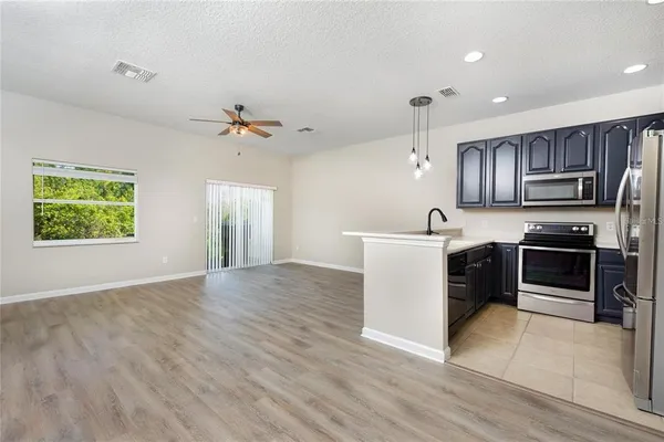 $2,100 | 11939 Great Commission Way, Orlando, FL 32832