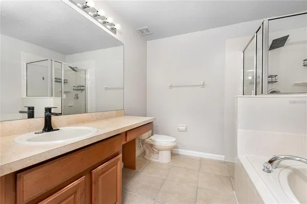 $2,100 | 11939 Great Commission Way, Orlando, FL 32832