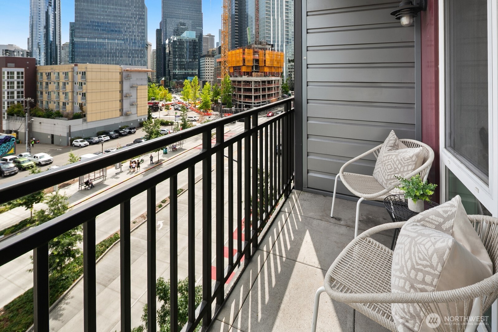 699 John Street, Unit 617 Seattle, WA 98109 - Photo 5 of 31