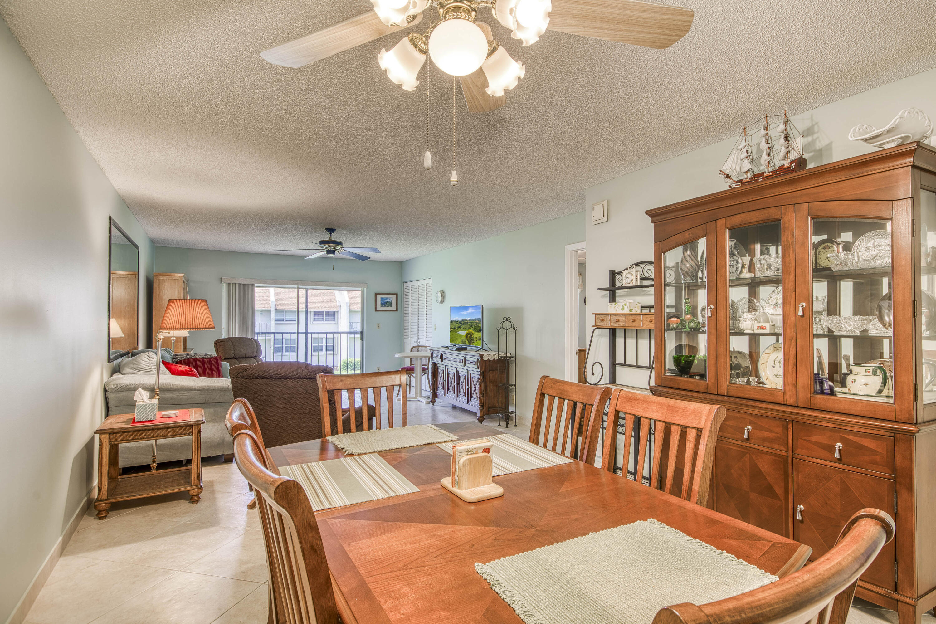 2945 Southwest 22nd Avenue, Unit 206 Delray Beach, FL 33445 - Photo 3 of 20 Dining Area