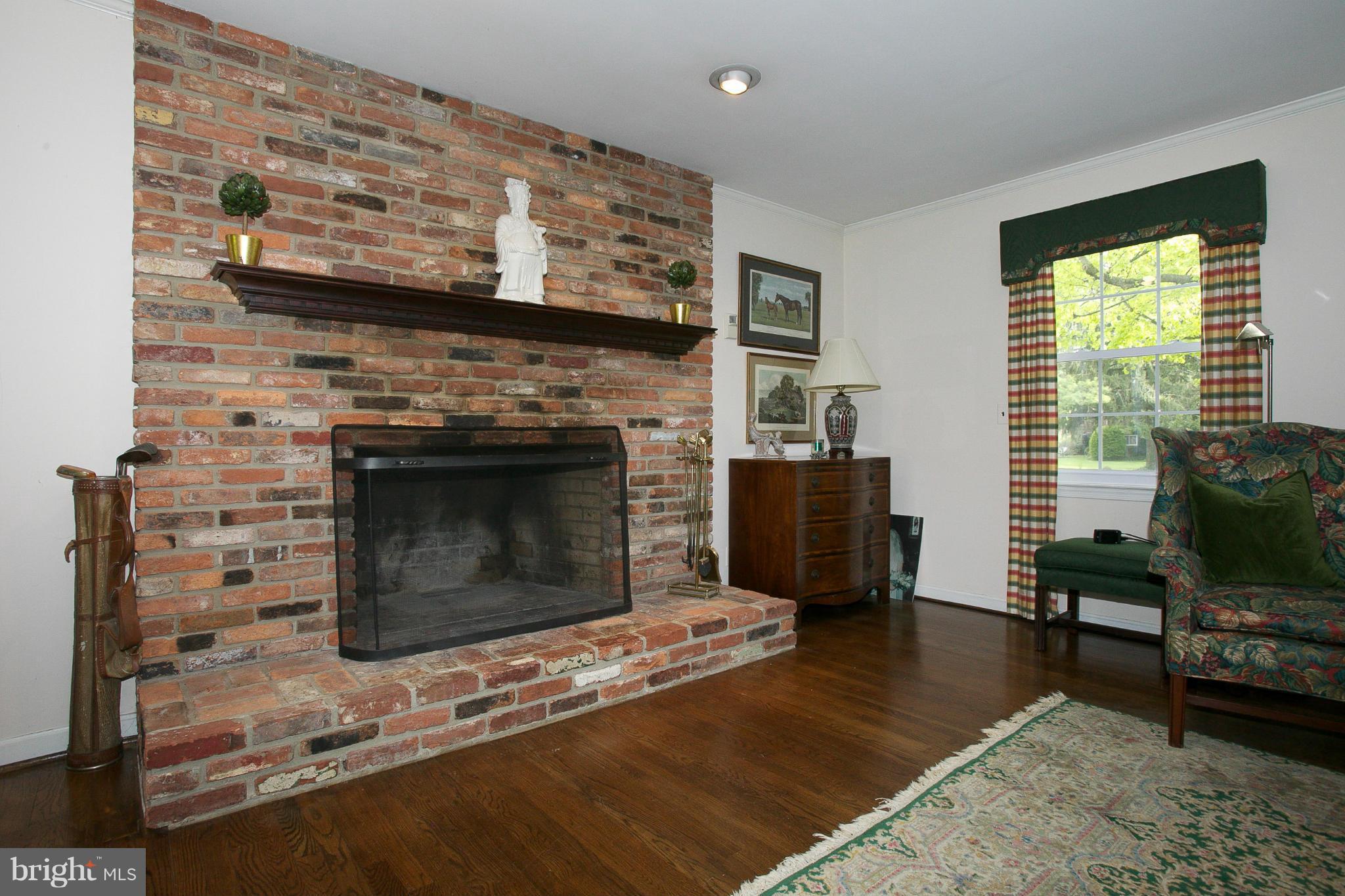 1820 Thornton Ridge Road Baltimore, MD 21204 - Photo 11 of 28 Family Room