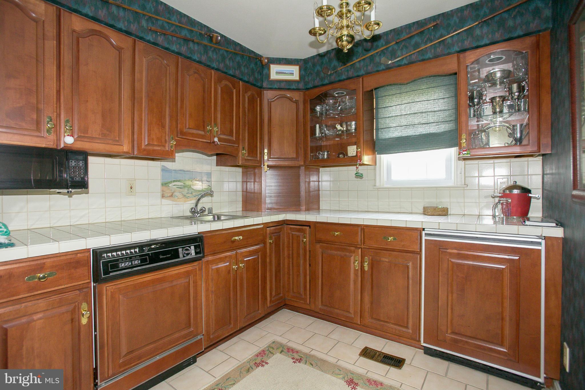 1820 Thornton Ridge Road Baltimore, MD 21204 - Photo 12 of 28 Wet Bar
