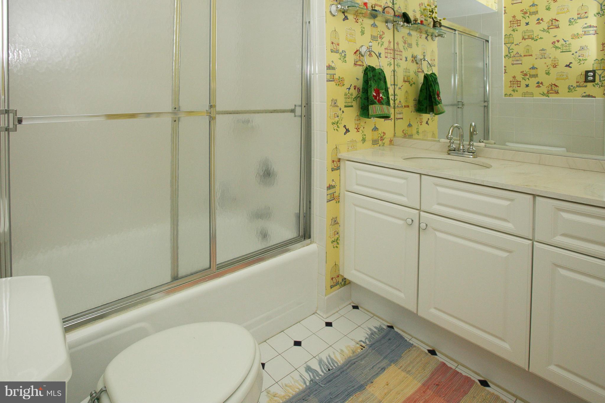 1820 Thornton Ridge Road Baltimore, MD 21204 - Photo 22 of 28 Bath