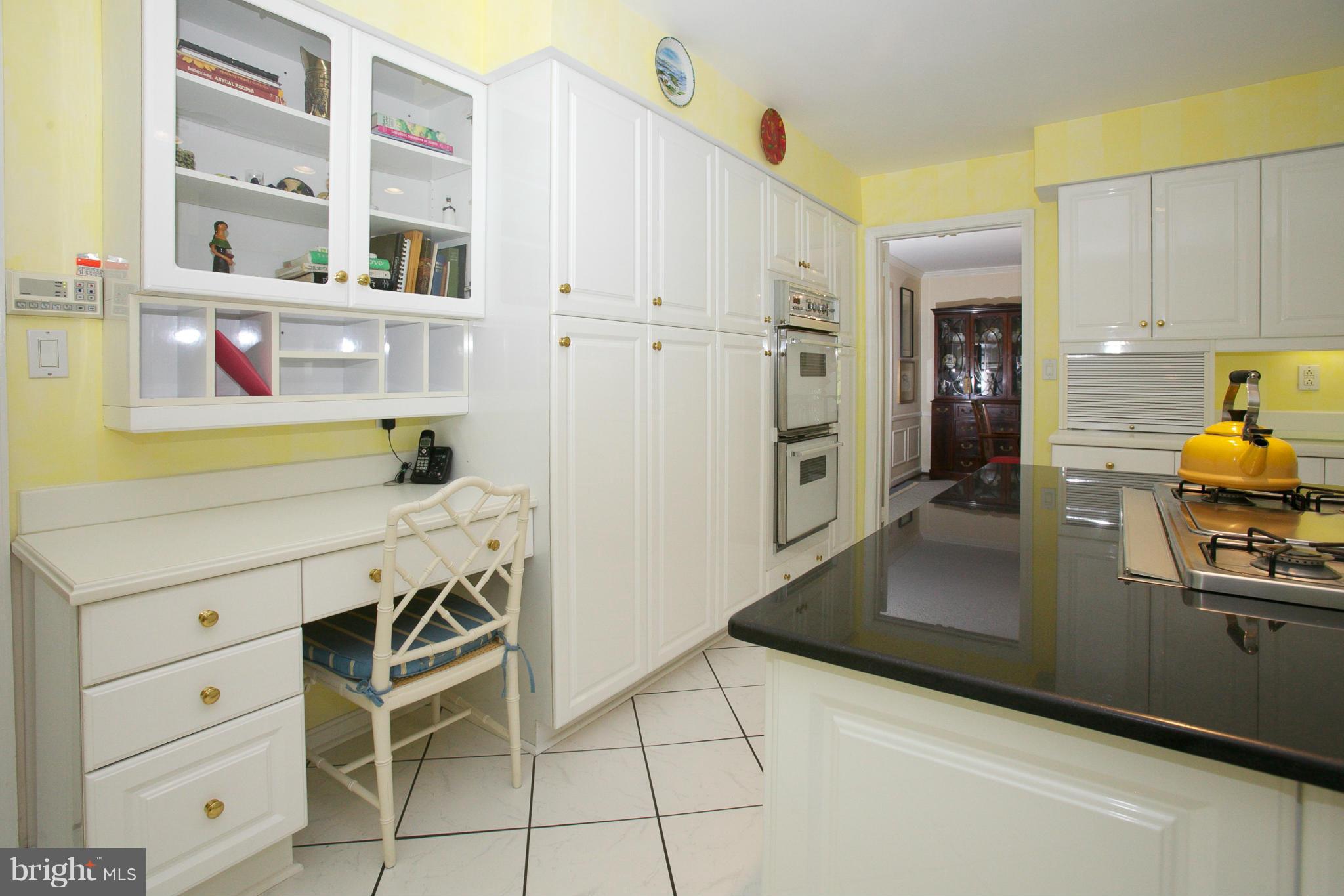1820 Thornton Ridge Road Baltimore, MD 21204 - Photo 7 of 28 Kitchen