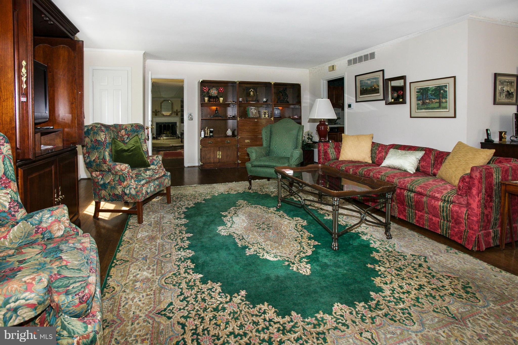 1820 Thornton Ridge Road Baltimore, MD 21204 - Photo 9 of 28 Family Room