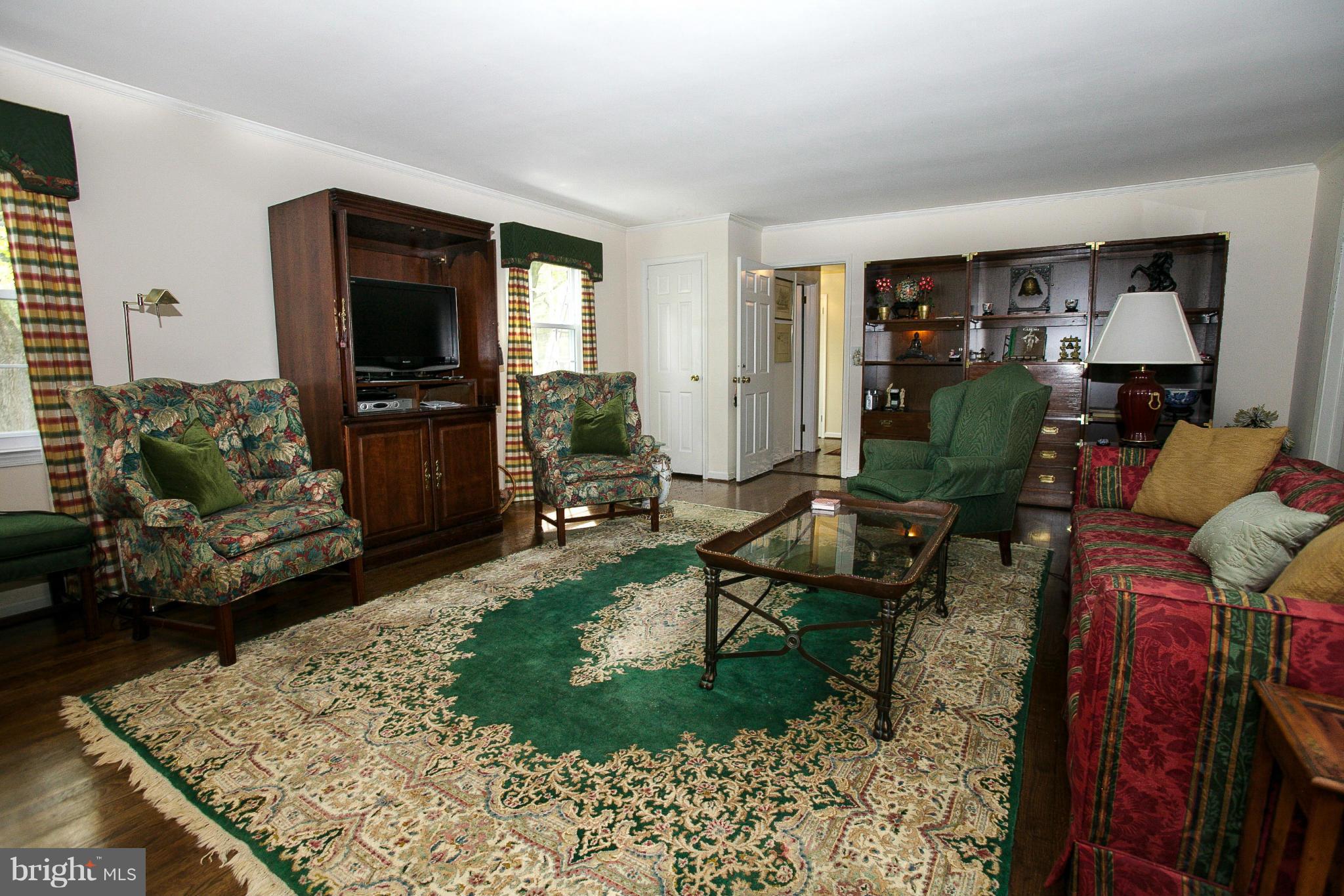 1820 Thornton Ridge Road Baltimore, MD 21204 - Photo 10 of 28 Family Room