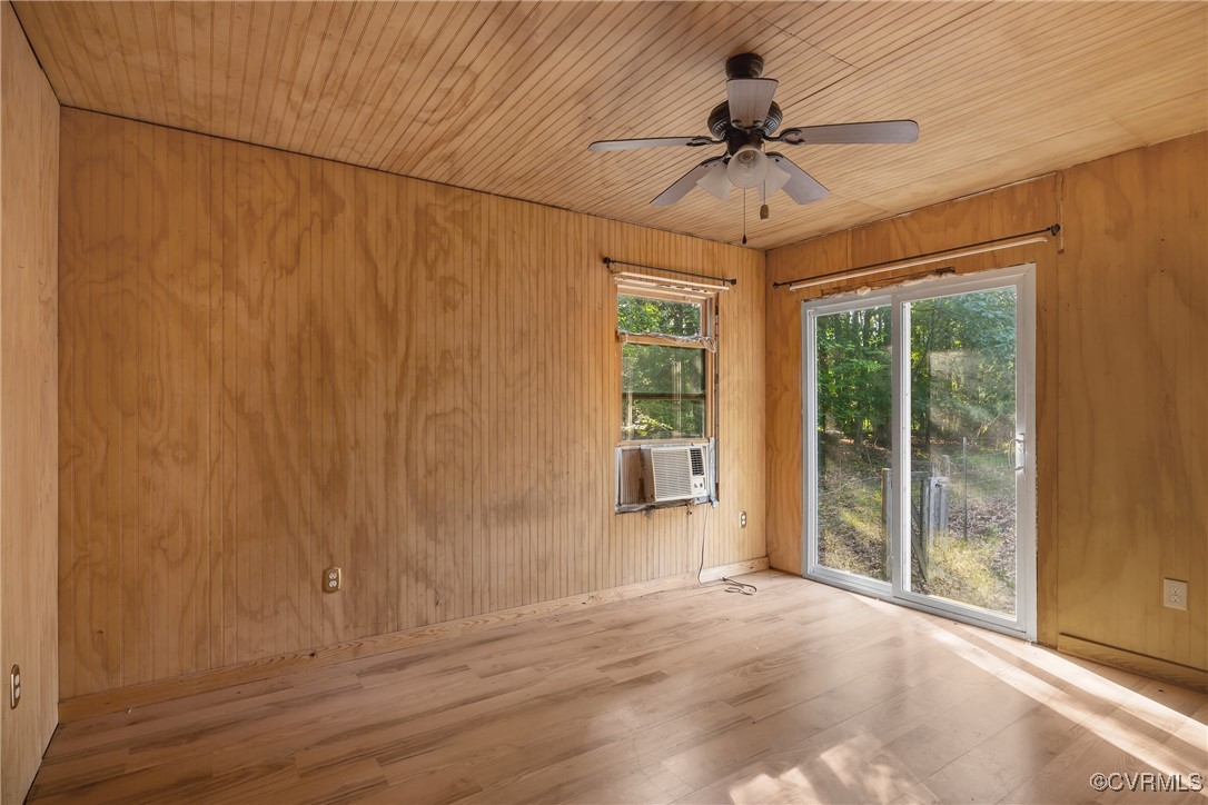 3966 Holts Lane Saluda, VA 23149 - Photo 15 of 25