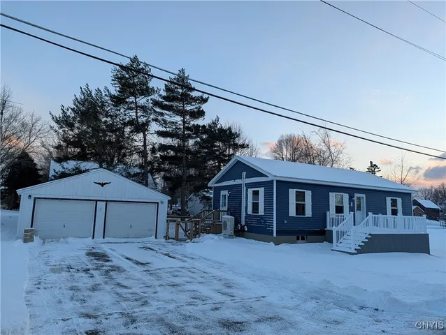 $269,900 | 862 East Joseph Street, Cape Vincent, NY 13618
