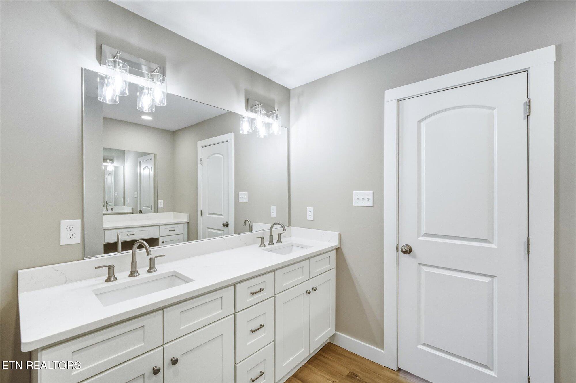 333 Granville Conner Road Powell, TN 37849 - Photo 18 of 30 Master bathroom