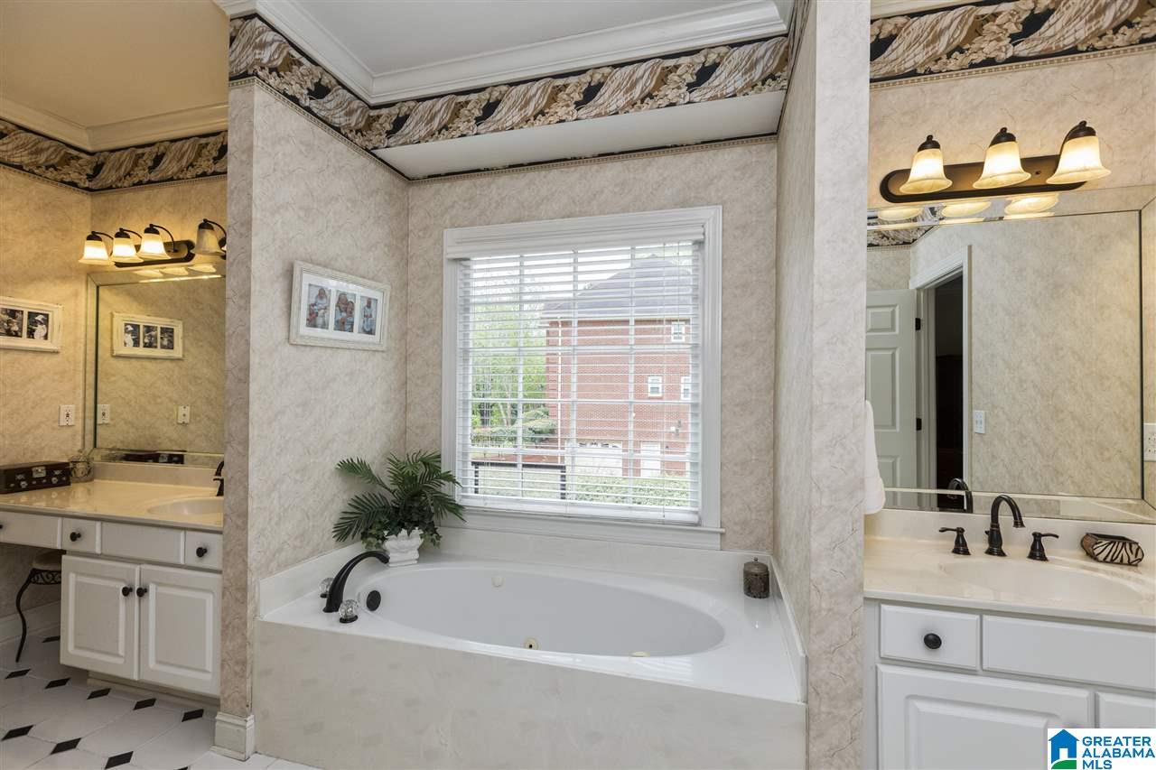 1009 Oak Tree Road Birmingham, AL 35244 - Photo 23 of 50