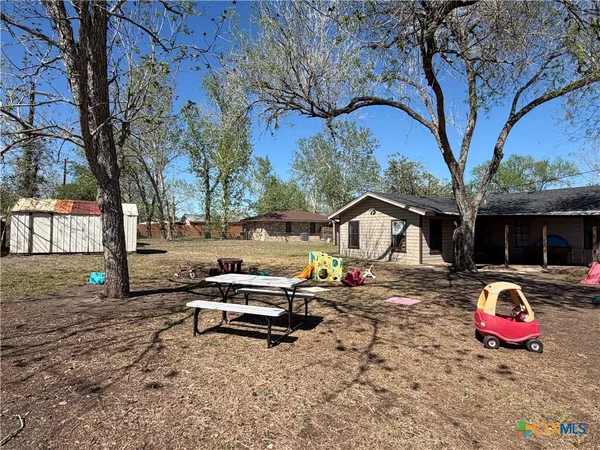 $203,500 | 202 Bego Street, Goliad, TX 77963