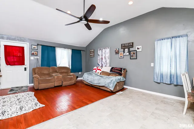 $115,000 | 230 Stahl Avenue, Washington, IL 61571