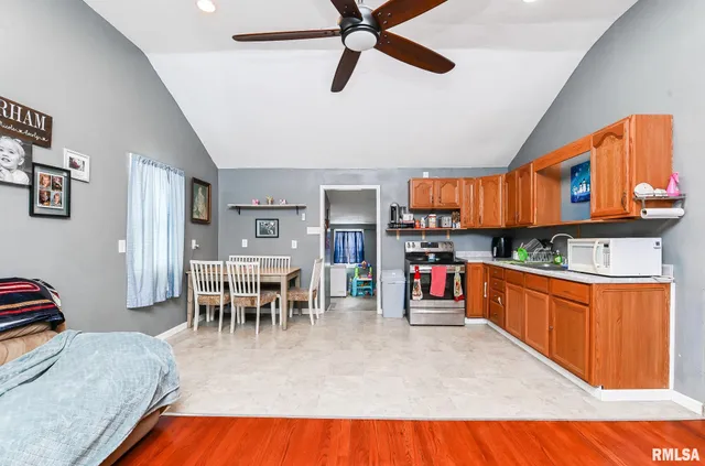 $115,000 | 230 Stahl Avenue, Washington, IL 61571