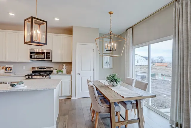 $559,990 | 424 Collingwood Road, South Elgin, IL 60177