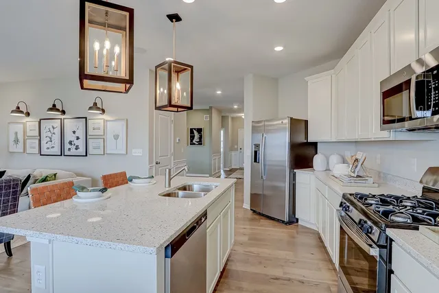 $559,990 | 424 Collingwood Road, South Elgin, IL 60177