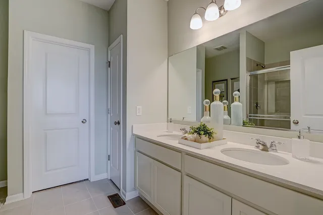 $559,990 | 424 Collingwood Road, South Elgin, IL 60177