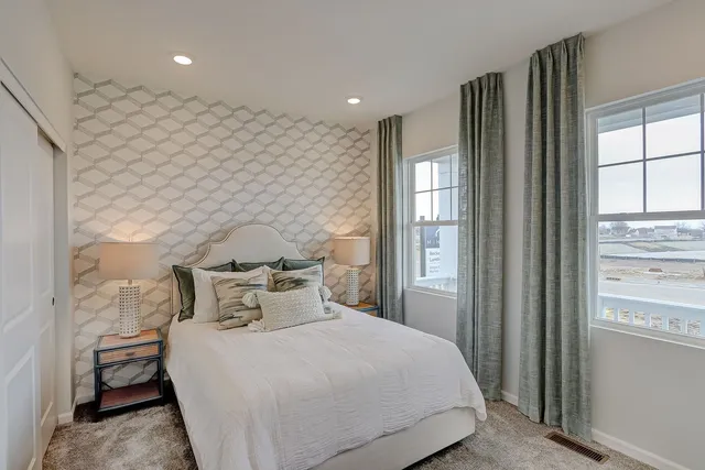 $559,990 | 424 Collingwood Road, South Elgin, IL 60177