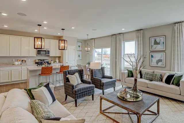 $559,990 | 424 Collingwood Road, South Elgin, IL 60177