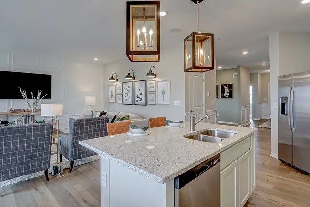 $559,990 | 424 Collingwood Road, South Elgin, IL 60177