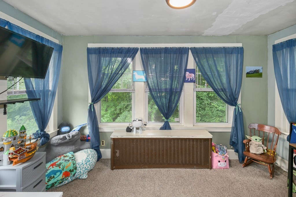 812 Pleasant Street Rochdale, MA 01542 - Photo 13 of 37 Gallery Image 13