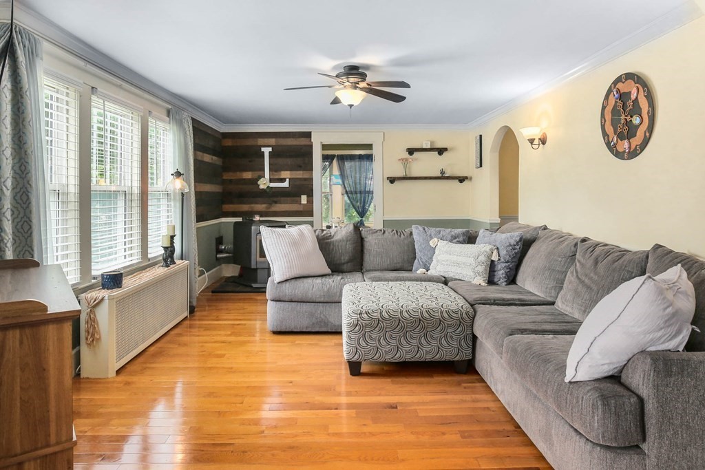 812 Pleasant Street Rochdale, MA 01542 - Photo 10 of 37 Gallery Image 10