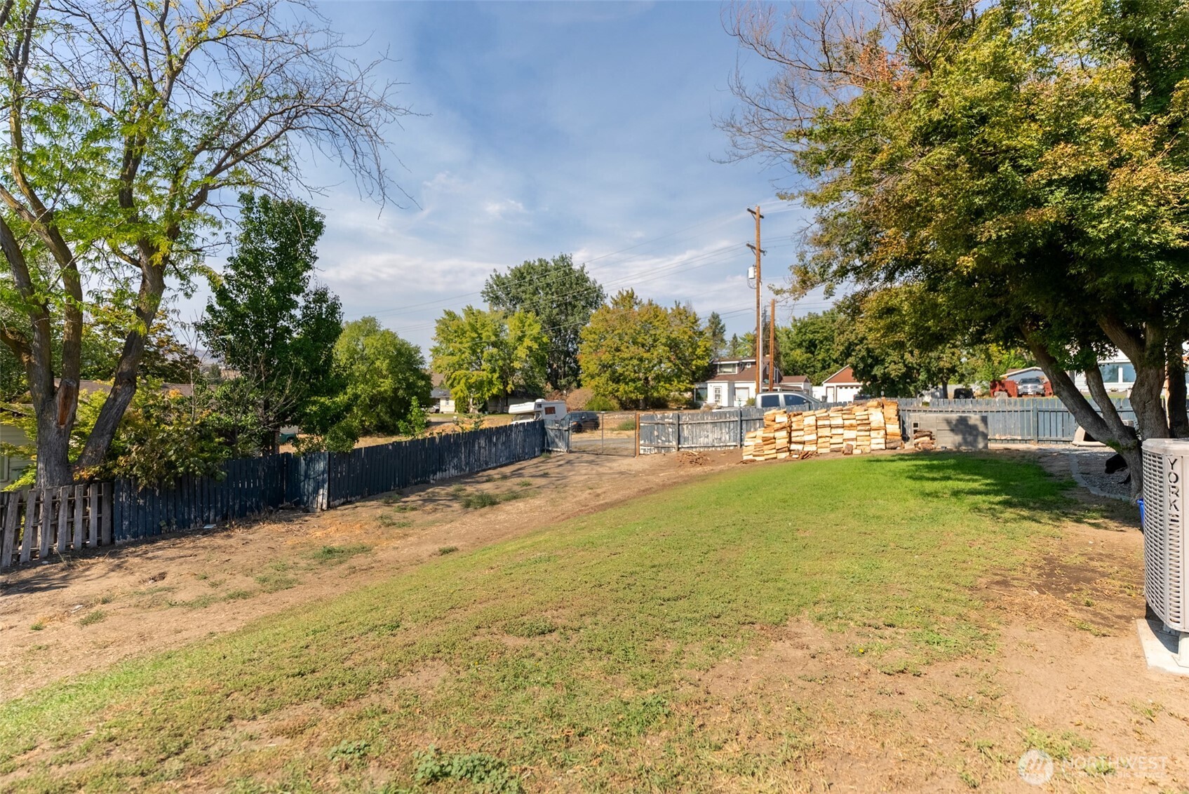 519 Locust Street Omak, WA 98841 - Photo 6 of 33 a view of yard with swimming pool and green space