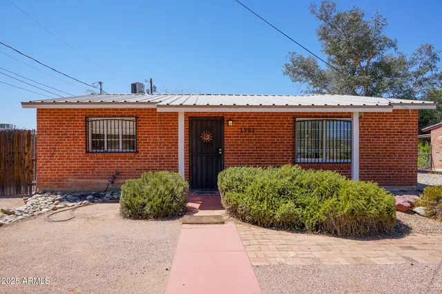 $330,000 | 1301 North Santa Rosa Avenue, Tucson, AZ 85712
