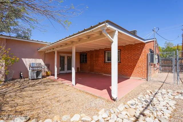 $330,000 | 1301 North Santa Rosa Avenue, Tucson, AZ 85712