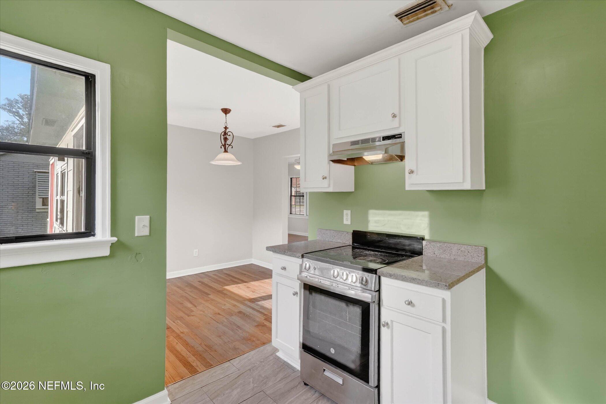 2618 Bayview Road Jacksonville, FL 32210 - Photo 10 of 21 18-2618-Bayview-Rd-WindowStill-Photograp
