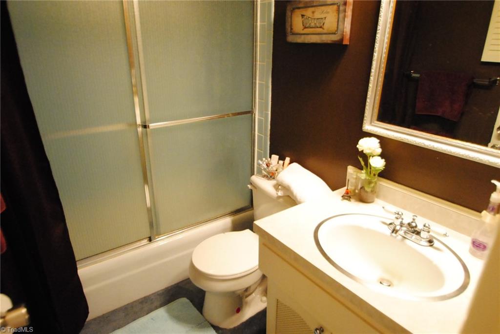 2918 St Marks Road Southwest, Unit E Winston-Salem, NC 27103 - Photo 10 of 12 Bathroom