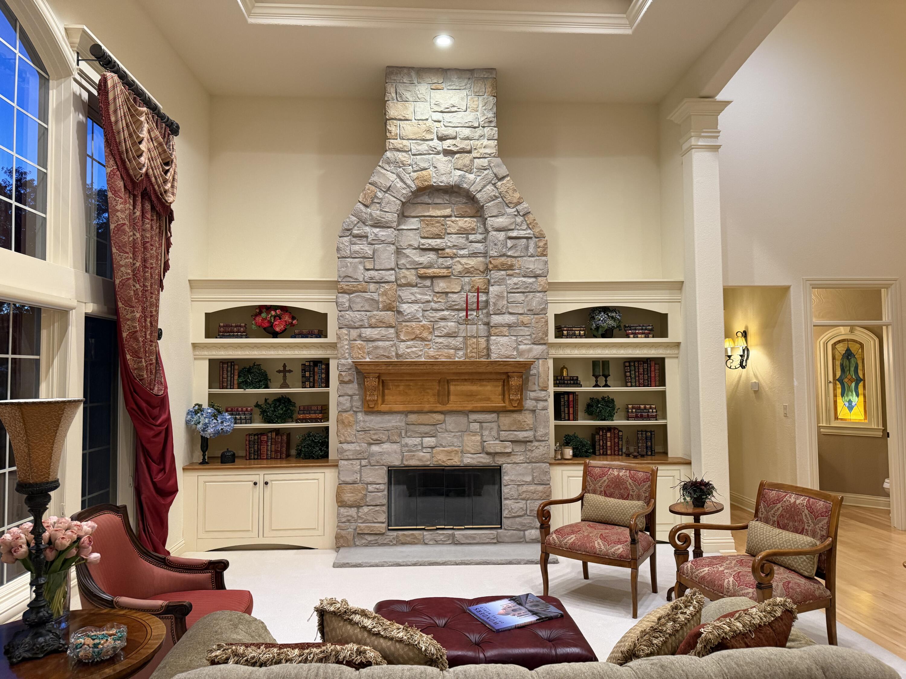 264 Steeple Pointe Circle Delafield, WI 53018 - Photo 8 of 120 Great Room