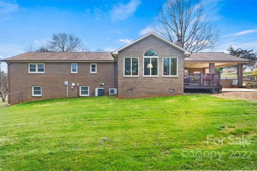 1552 Allen Lane Conover, NC 28613 - Photo 30 of 38 a front view of a house with a yard