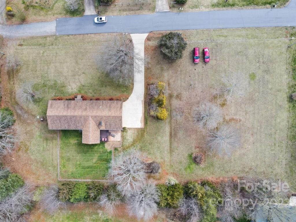 1552 Allen Lane Conover, NC 28613 - Photo 33 of 38 an aerial view of a house
