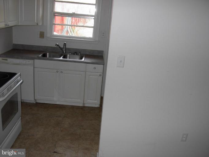 337 Ritenour Street Front Royal, VA 22630 - Photo 5 of 6 Kitchen