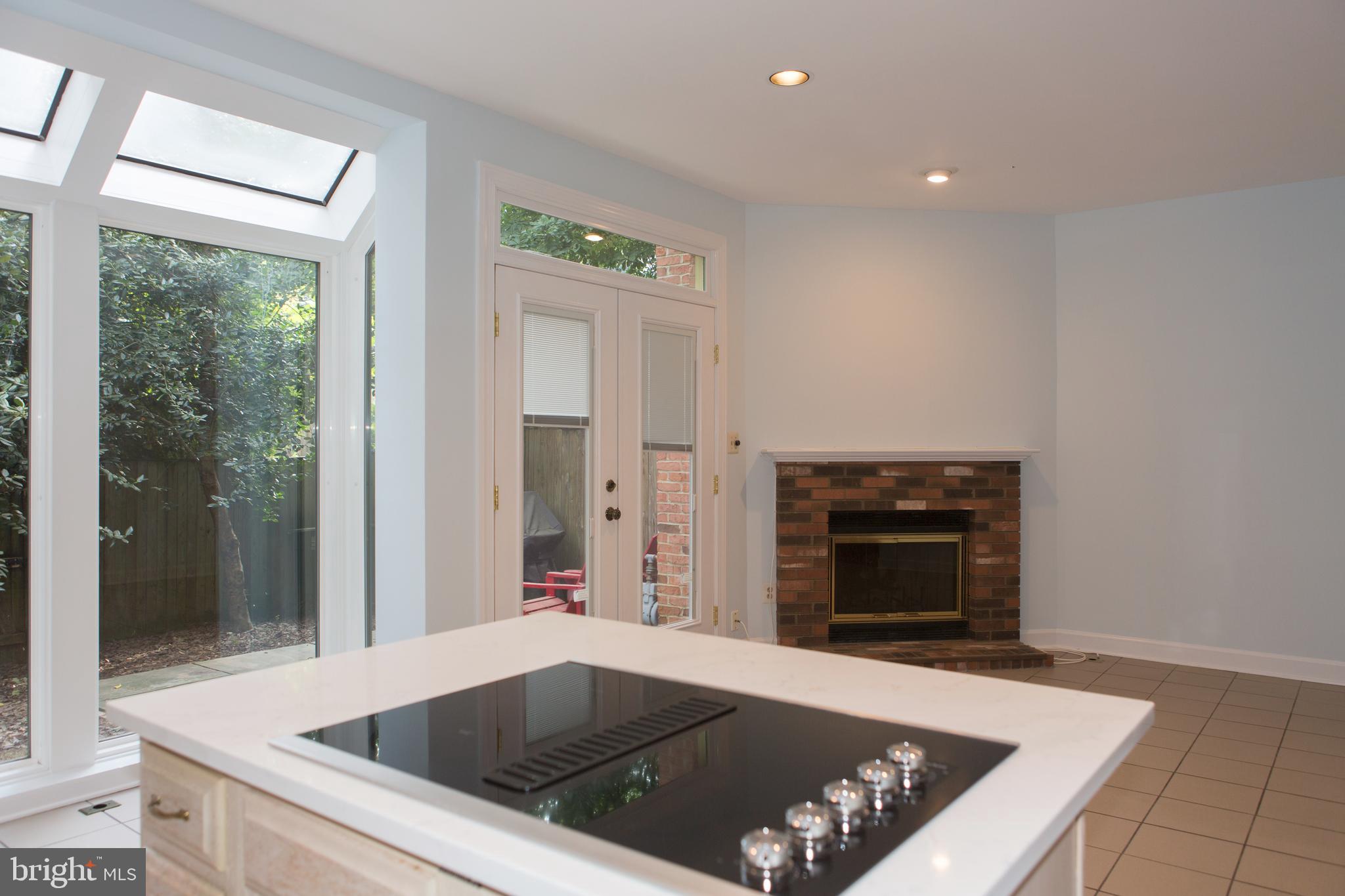 7828 Oracle Place Potomac, MD 20854 - Photo 5 of 34