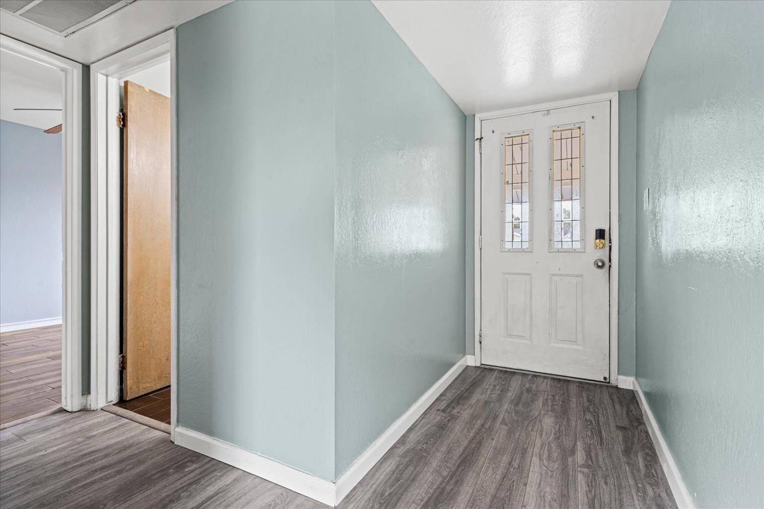 4350 Green Tree Drive Sacramento, CA 95823 - Photo 8 of 38